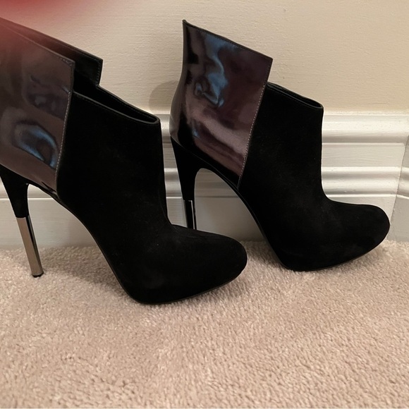 Sigerson Morrison Suede Baladi Ankle Booties. Excellent Condition. Size 7 - Picture 1 of 8